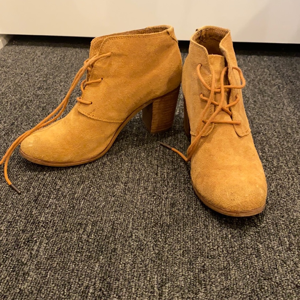 Tom’s ankle booties.